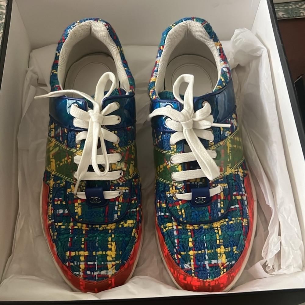 Chanel multi color tweed sneakers - Picture 5 of 8